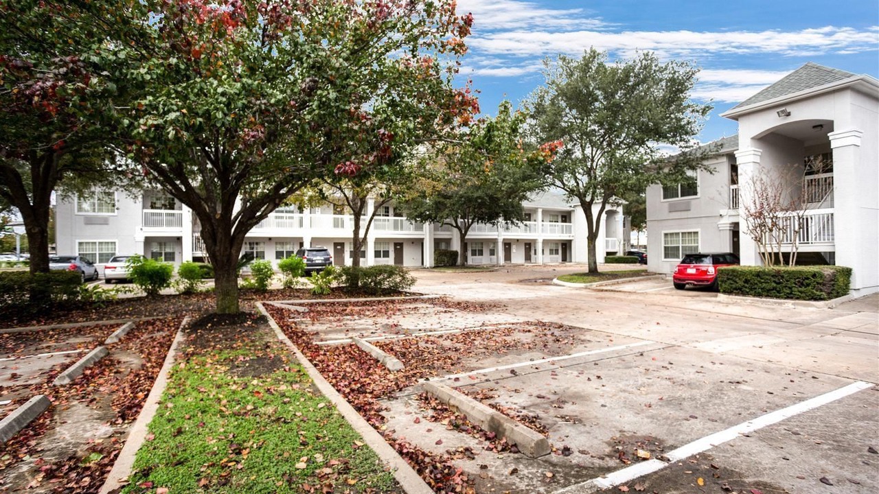 Photo of Buildings in Westchase