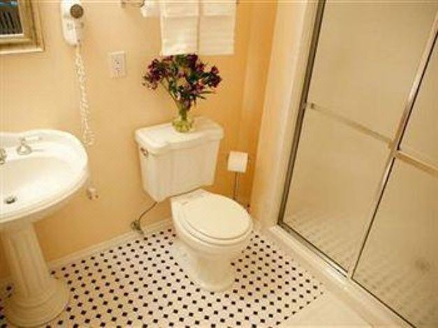 Photo of Bathroom in Wall