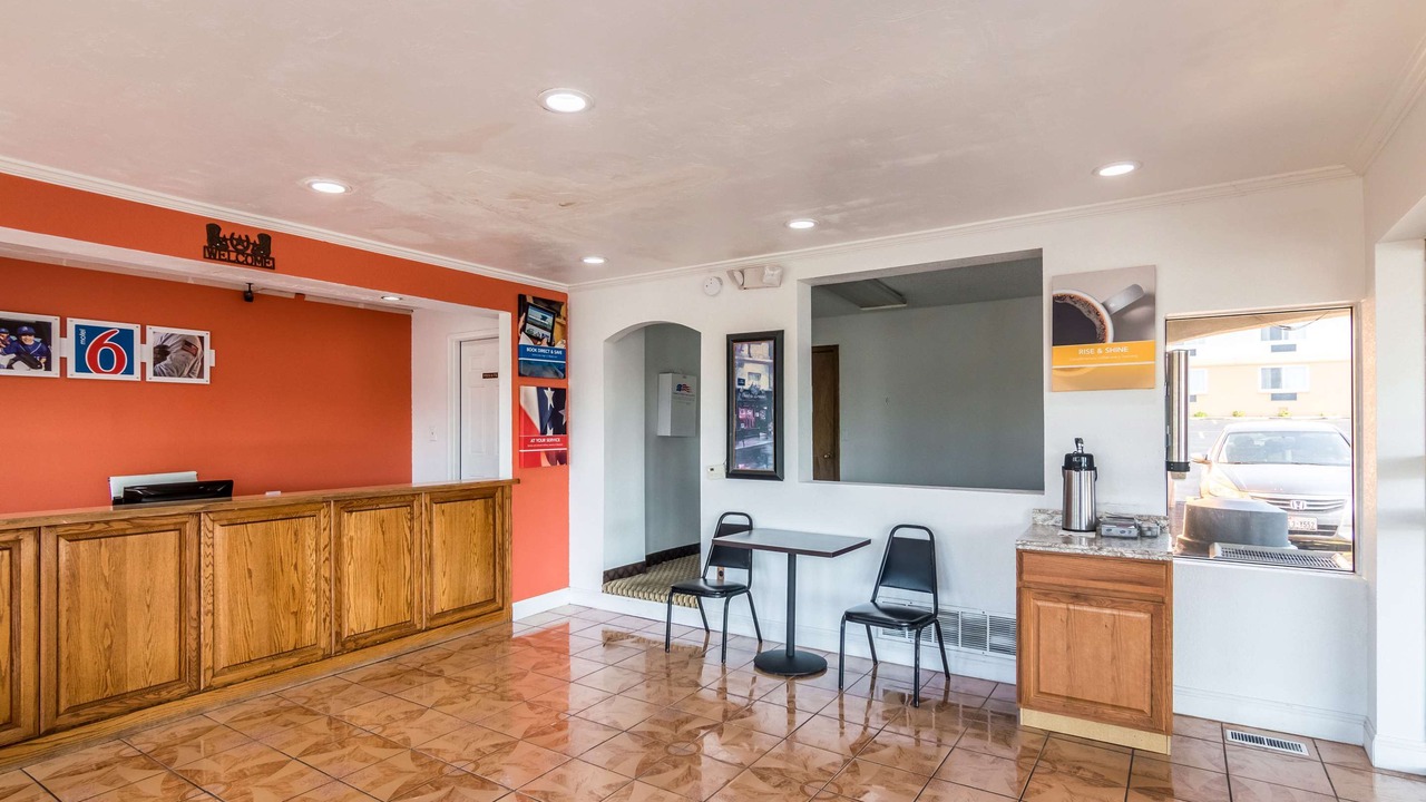 Photo of Livingroom in Dodge City