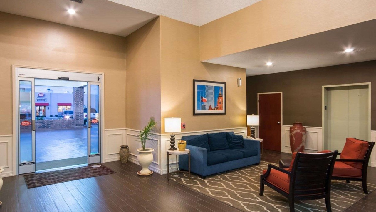 Photo of Livingroom in Red Oak