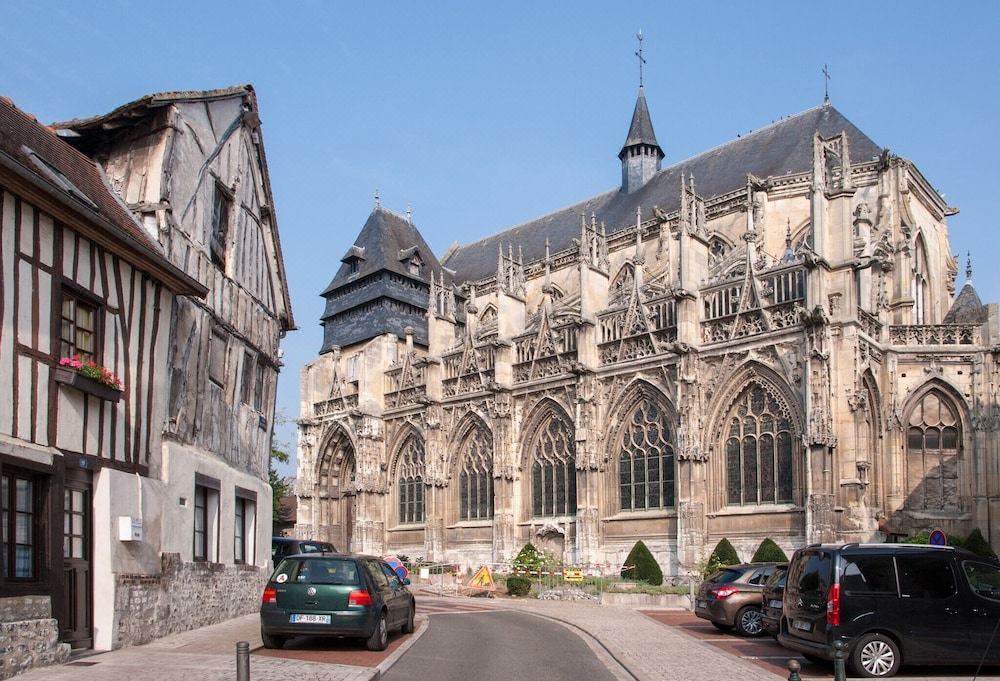 Photo of Buildings in Val-de-Reuil