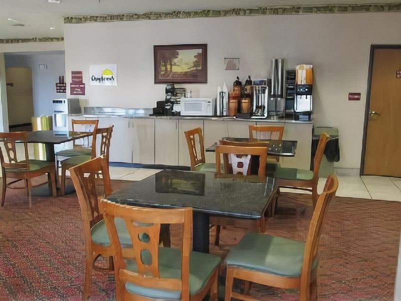 Photo of Livingroom in Jefferson City