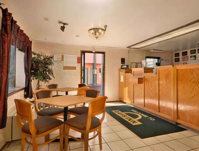 Photo of Livingroom in Pinole