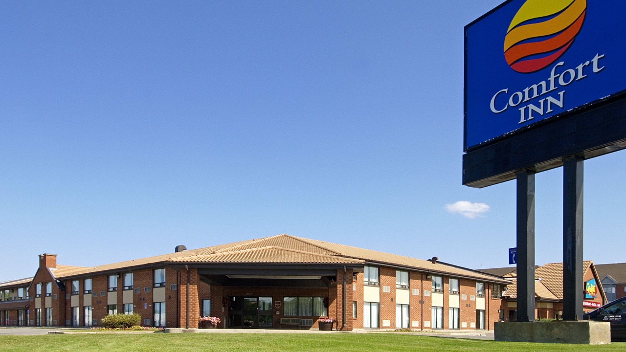 Photo of Buildings in Laval