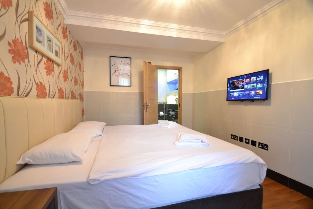 Photo of Bedroom in Lancaster Gate