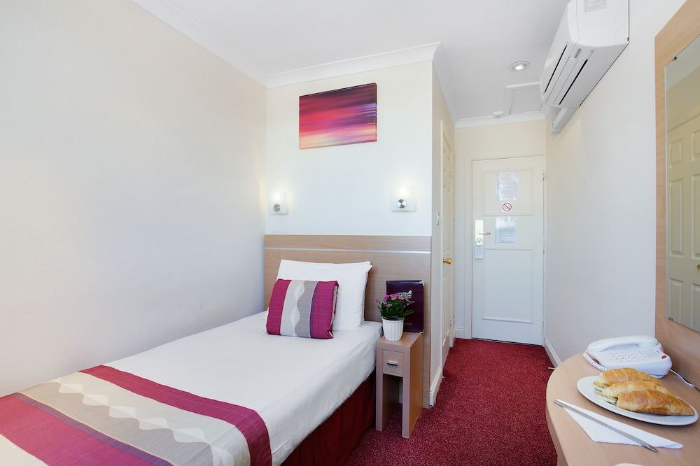 Photo of Bedroom in Lancaster Gate