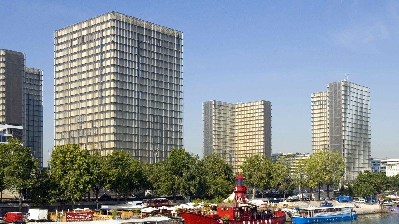 Photo of Buildings in Quartier de la Salpetriere