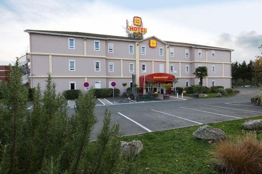 Photo of Buildings in La Chapelle-Saint-Mesmin