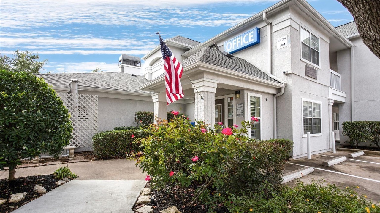 Photo of Buildings in Westchase