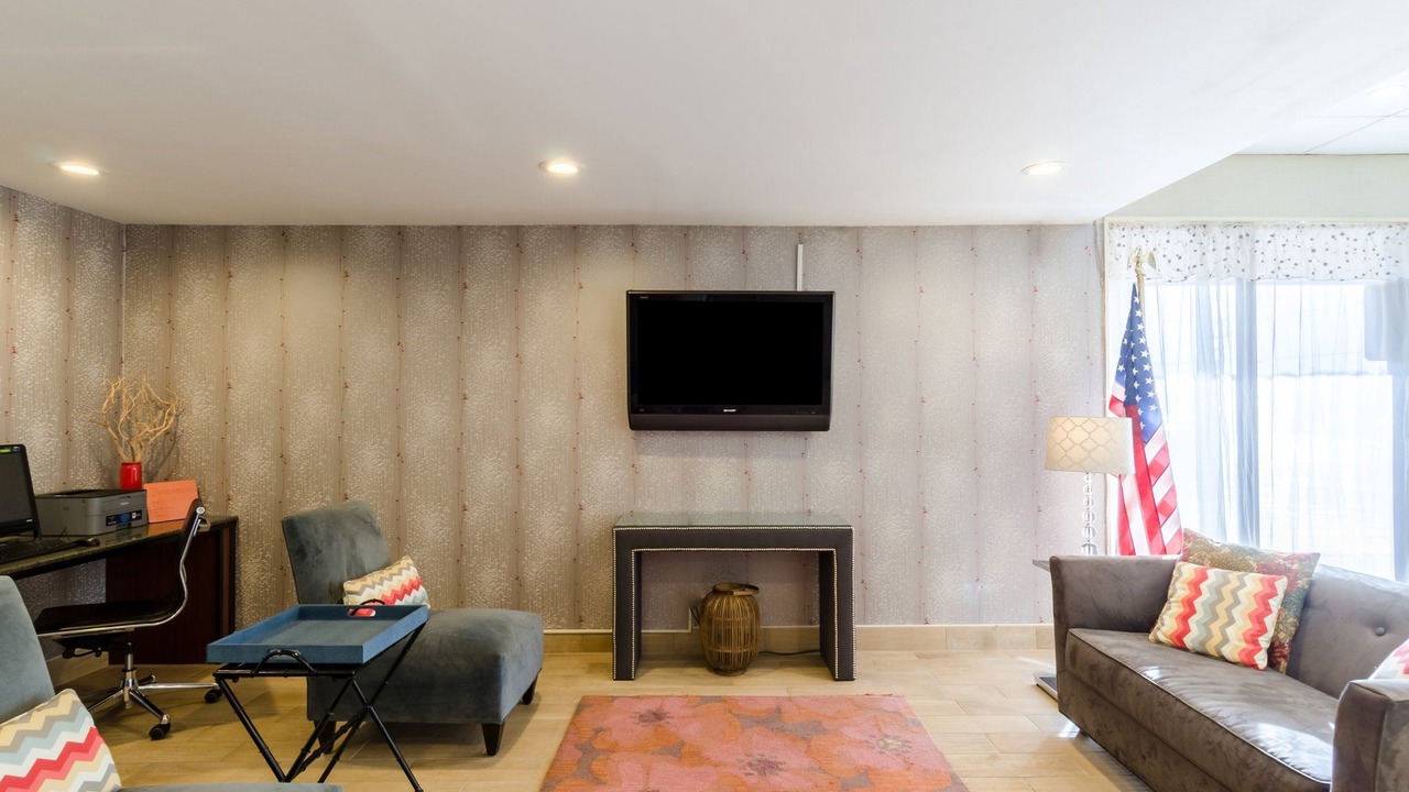 Photo of Livingroom in West Springfield