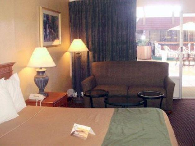 Photo of Livingroom in Shawnee