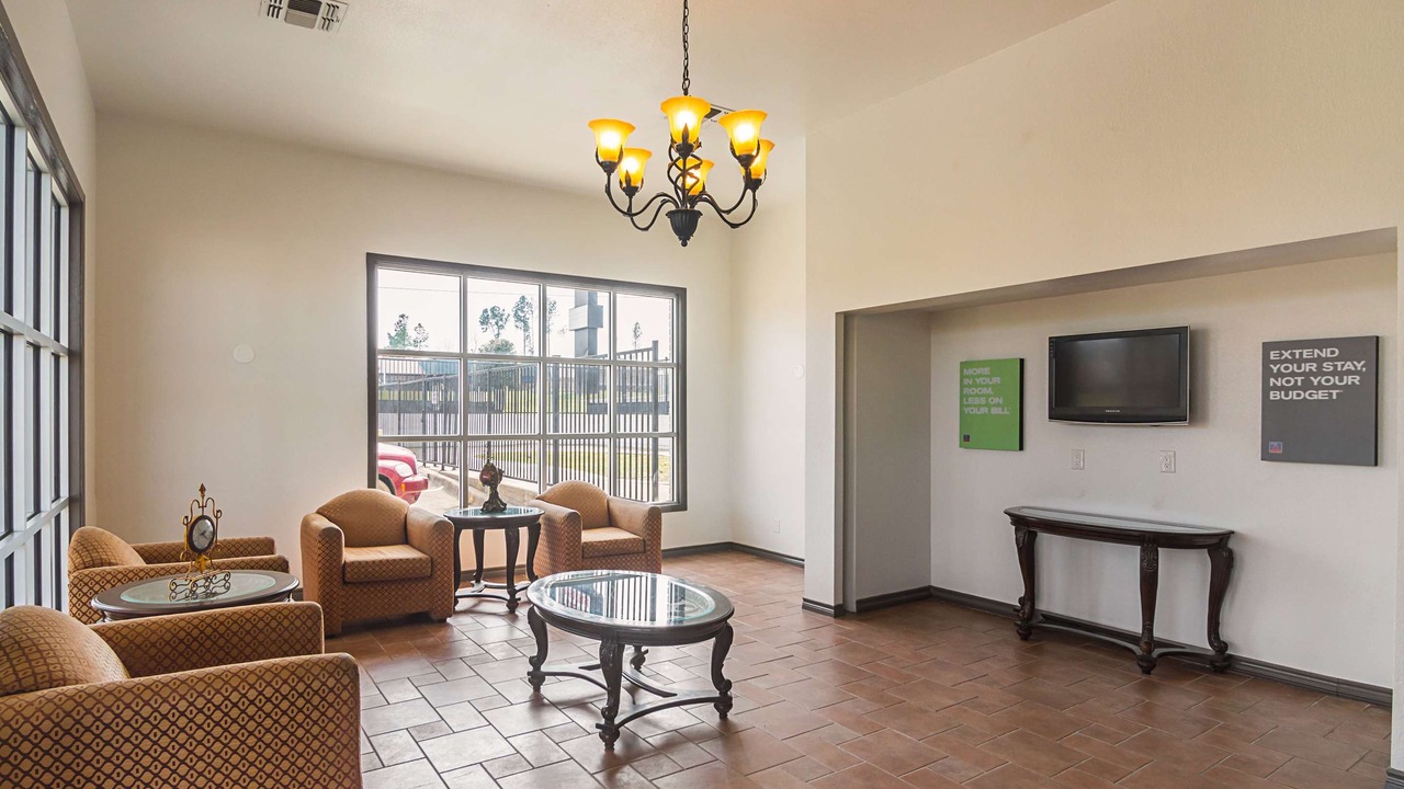 Photo of Livingroom in Tyler