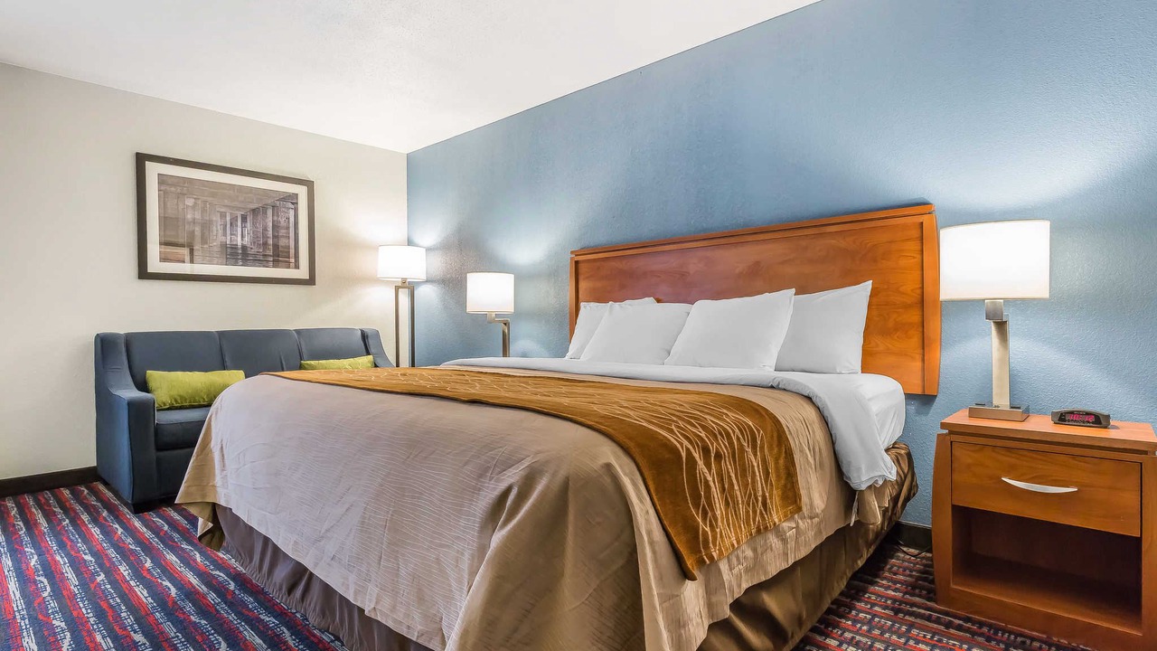 Photo of Bedroom in Alton