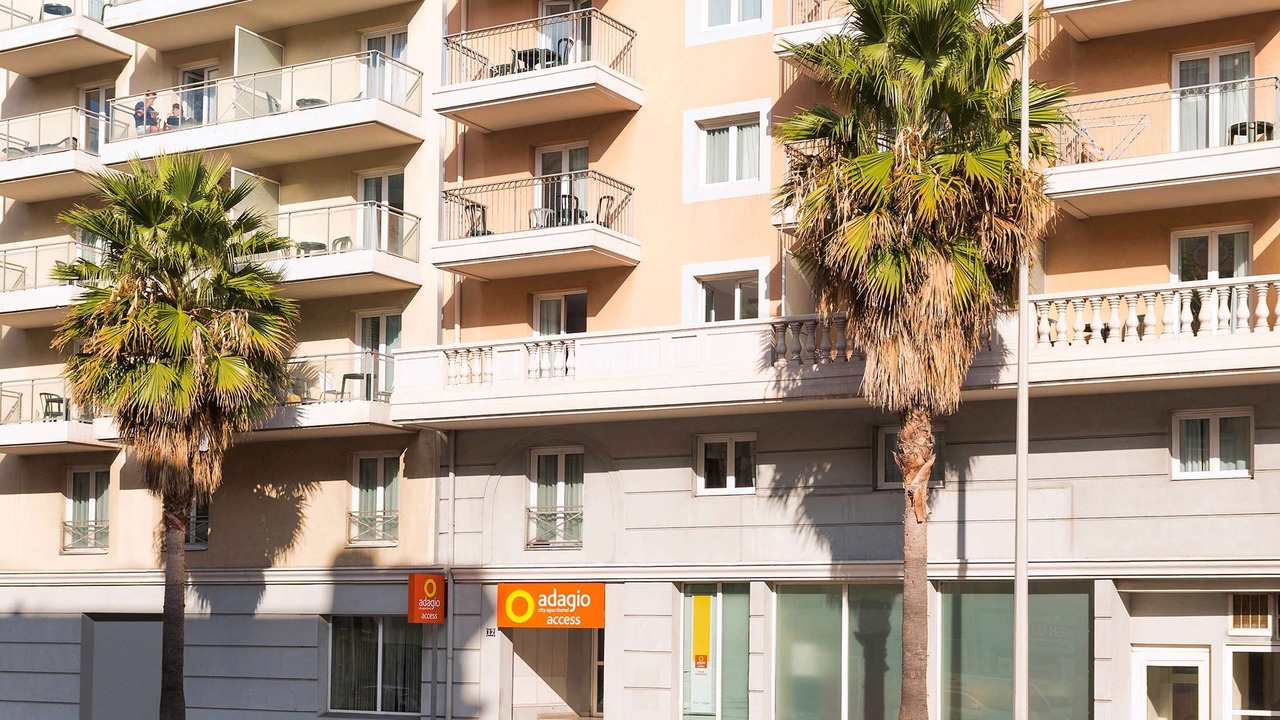 Photo of Buildings in Les Baumettes