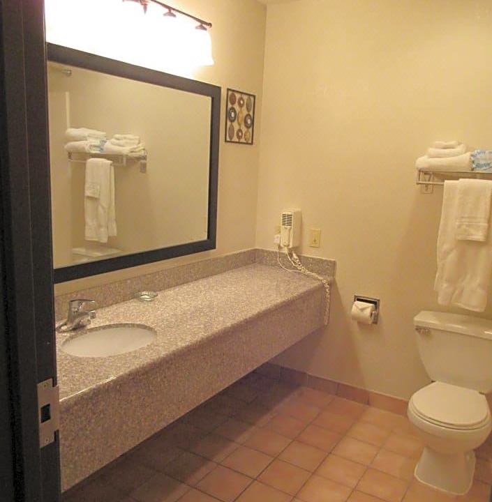 Photo of Bathroom in Neosho