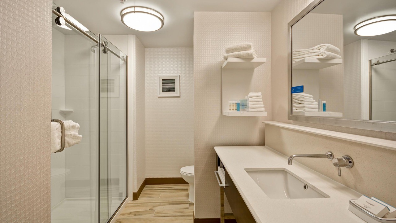 Photo of Bathroom in Warren