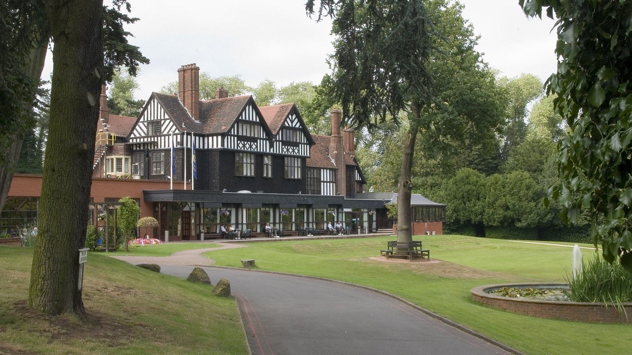 Photo of Buildings in Keresley