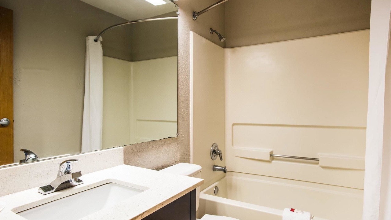Photo of Bathroom in Graysville
