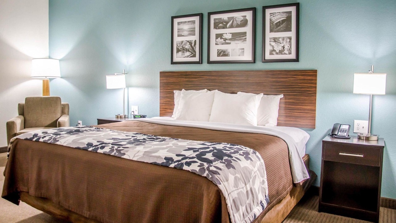 Photo of Bedroom in Center
