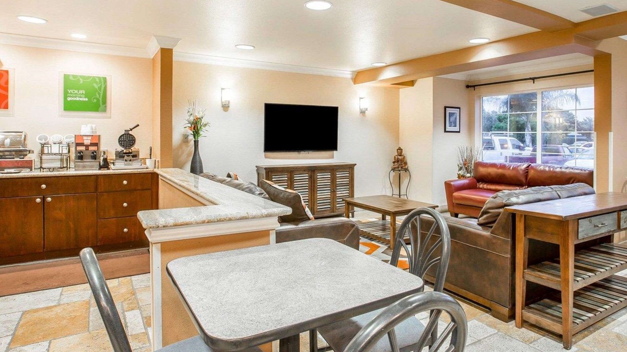 Photo of Livingroom in Salinas