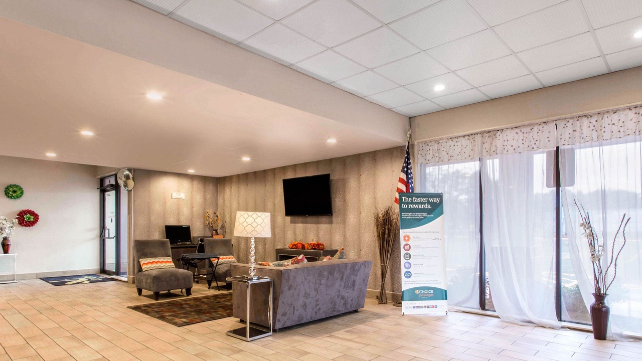 Photo of Livingroom in West Springfield