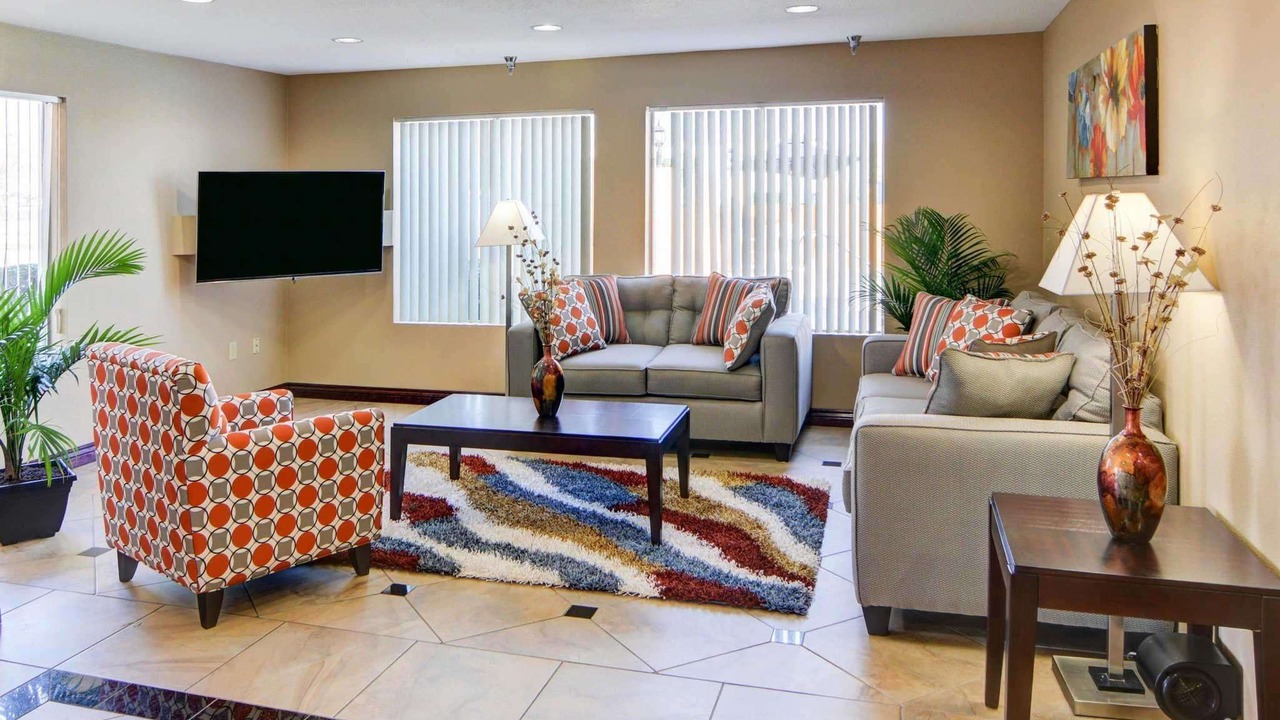 Photo of Livingroom in Forest Hill