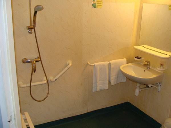 Photo of Bathroom in Val-de-Reuil