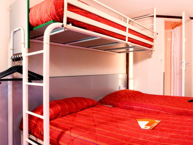 Photo of Bedroom in Saint-Lambert-des-Levees