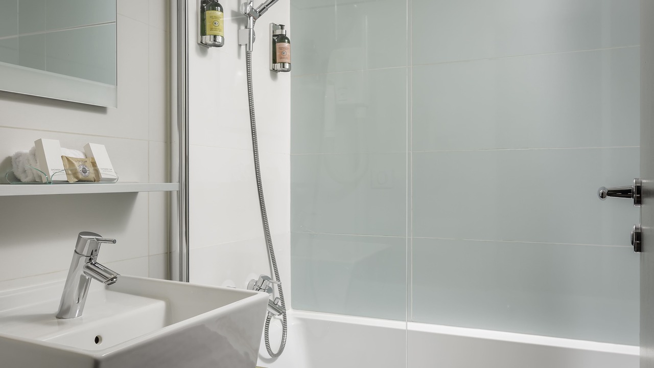 Photo of Bathroom in Quartier de la Plaine-de-Monceaux