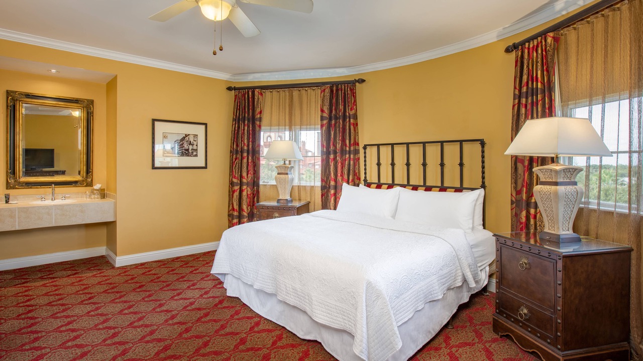 Photo of Bedroom in Downtown Historic District