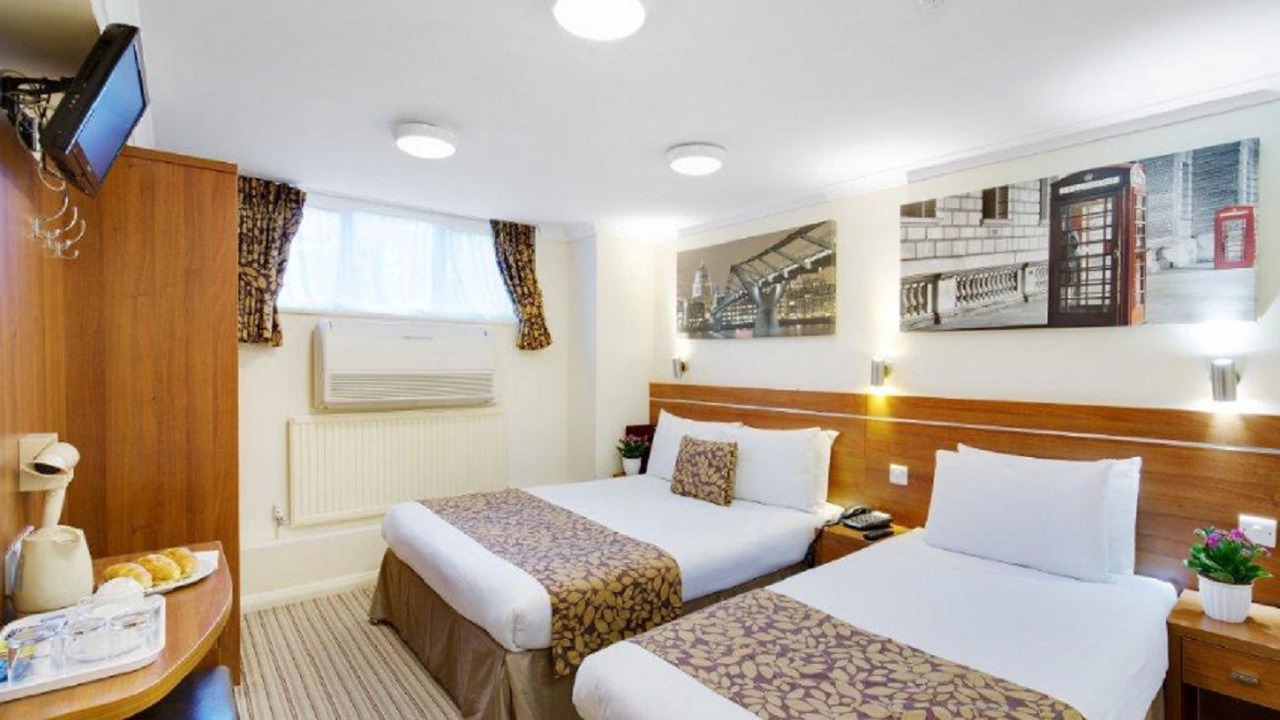 Photo of Bedroom in Lancaster Gate