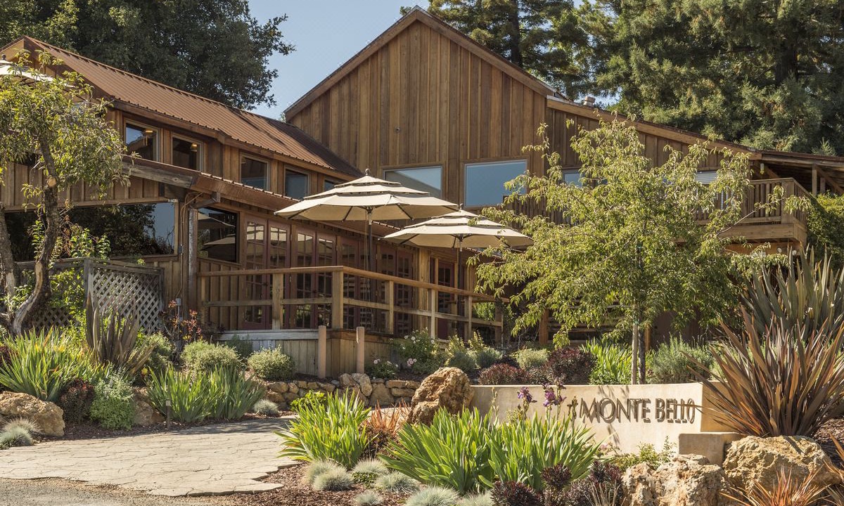Photo of Buildings in Cupertino