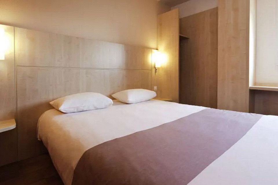 Photo of Bedroom in 18th Arrondissement