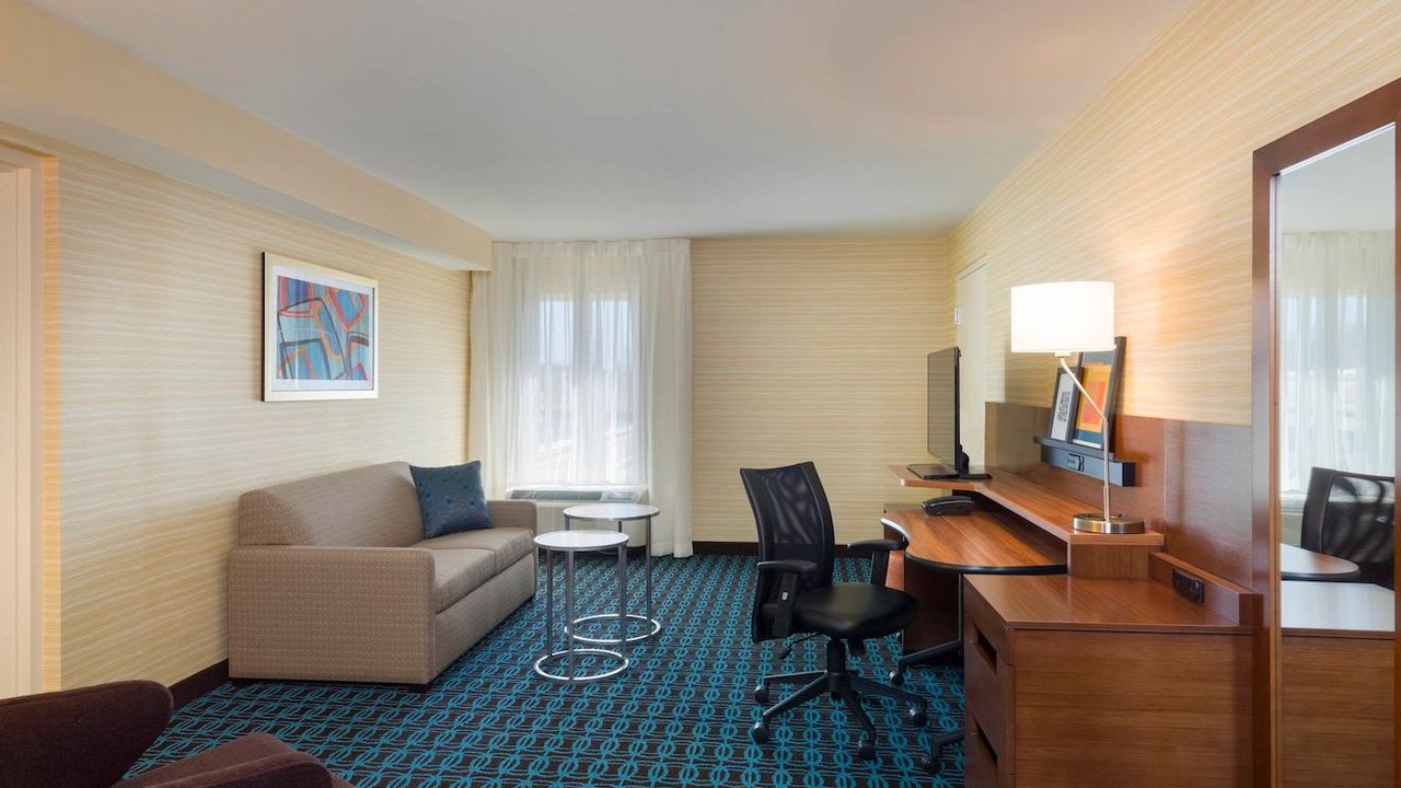 Photo of Livingroom in Fort Lee - Paramus