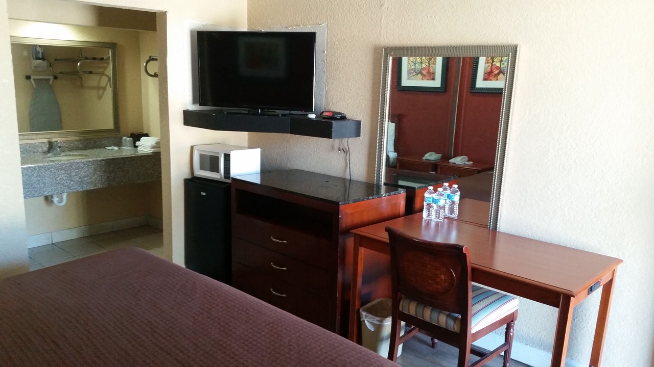 Photo of Livingroom in MacGregor