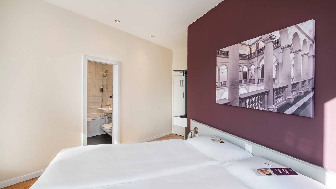 Photo of Bedroom in District 6