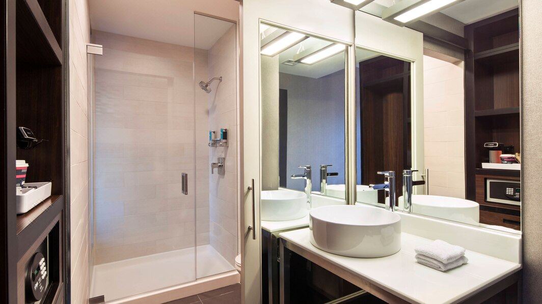 Photo of Bathroom in D Street - West Broadway