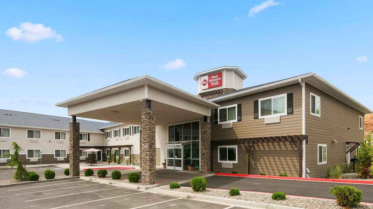 Photo of Buildings in Zillah