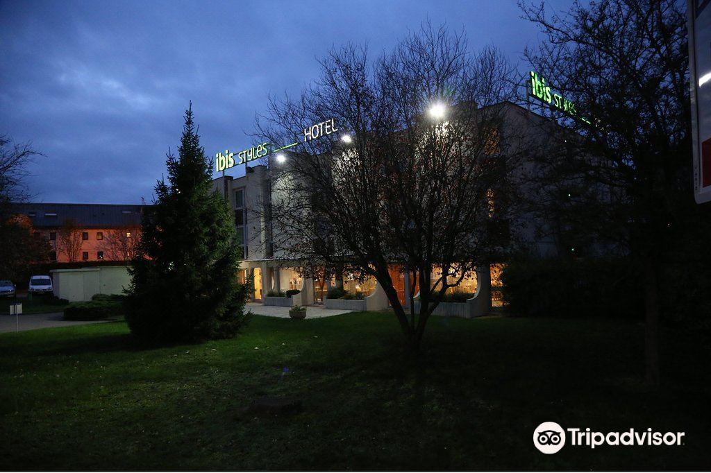 Photo of Buildings in La Chapelle-Saint-Mesmin