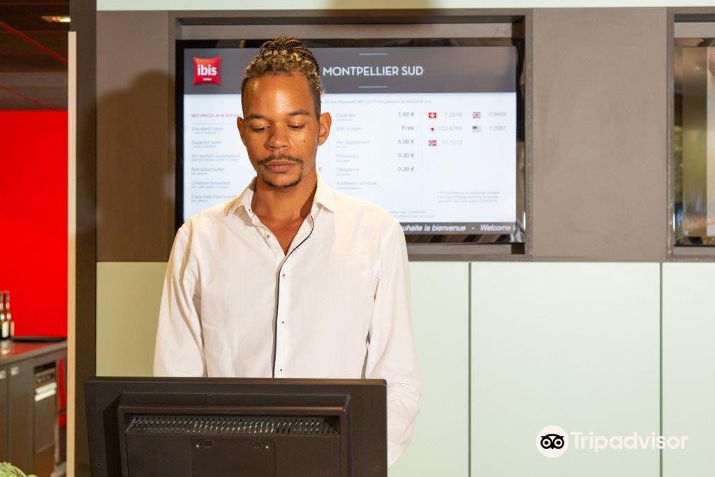 Photo of Human In Picture in Aiguerelles