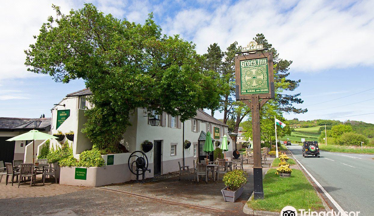 Photo of Buildings in Henryd