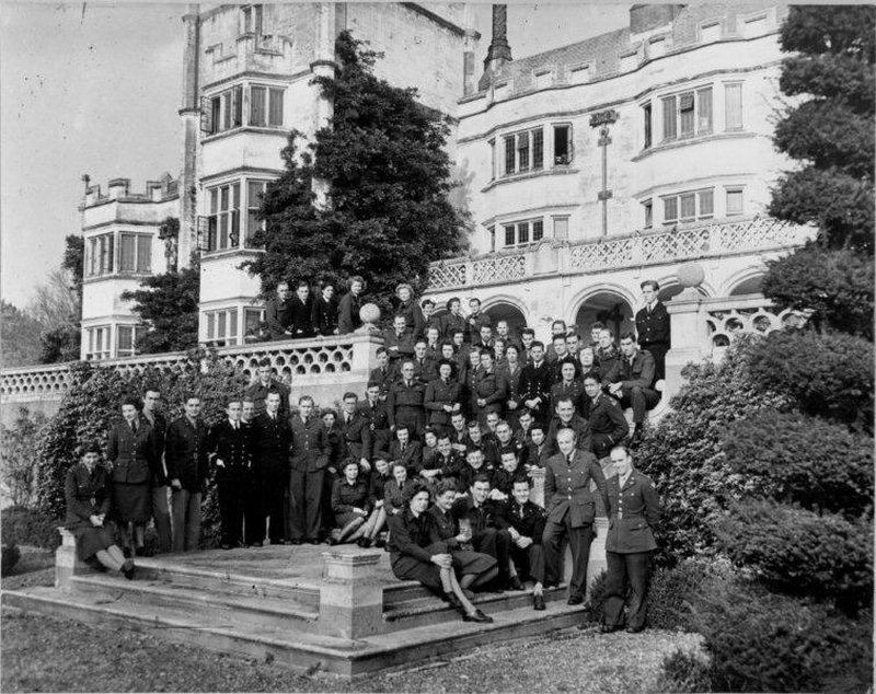 Photo of Buildings in Medmenham