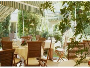Photo of Patio Balcony in Saint-Germain-en-Laye
