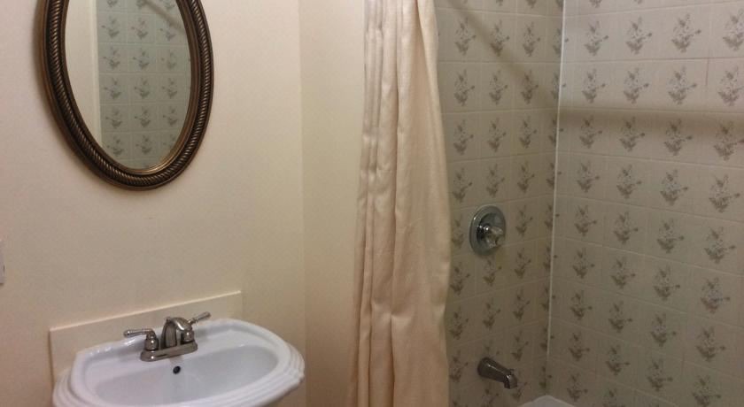 Photo of Bathroom in Montebello