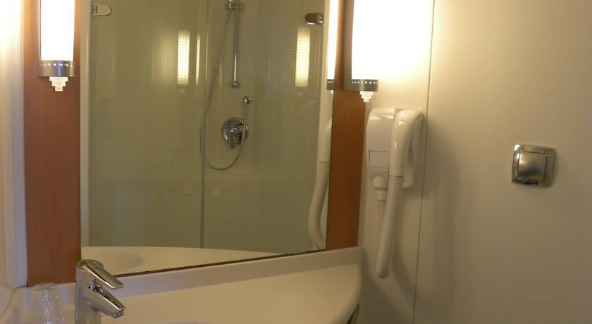 Photo of Bathroom in Etampes
