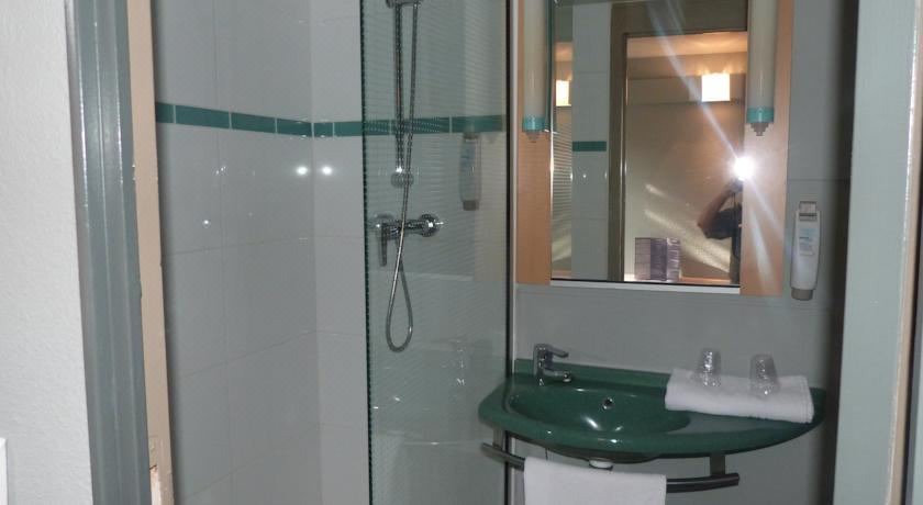 Photo of Bathroom in Maisons-Laffitte