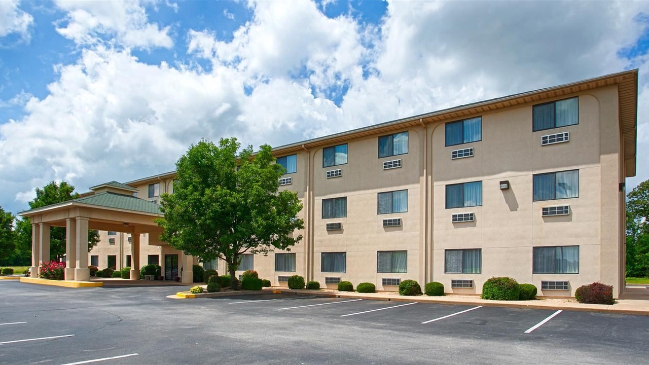 Photo of Buildings in Neosho