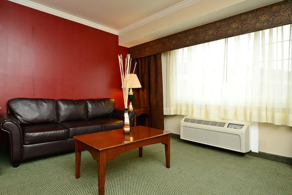 Photo of Livingroom in Springville