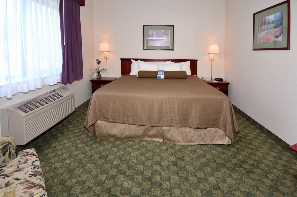 Photo of Bedroom in Neosho