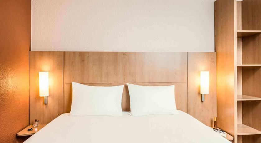 Photo of Bedroom in Venoy